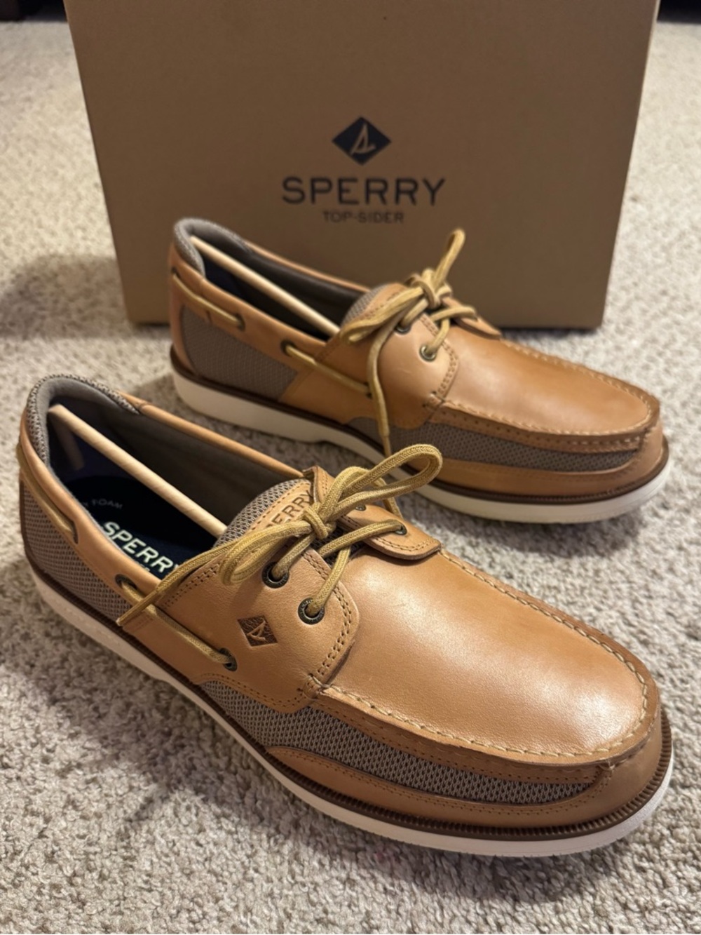 Sperry Top-Sider Surveyor 2-Eye Boat Shoe. Linen Light Brown. Size 13